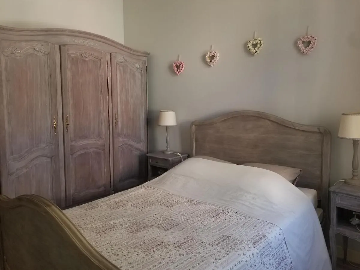 Апартаменты Joli T2 De 40M² A Louer A Ле-Мюи Франция