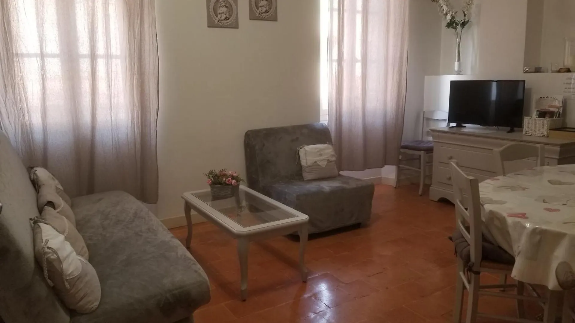 Апартаменты Joli T2 De 40M² A Louer A Ле-Мюи 0*,