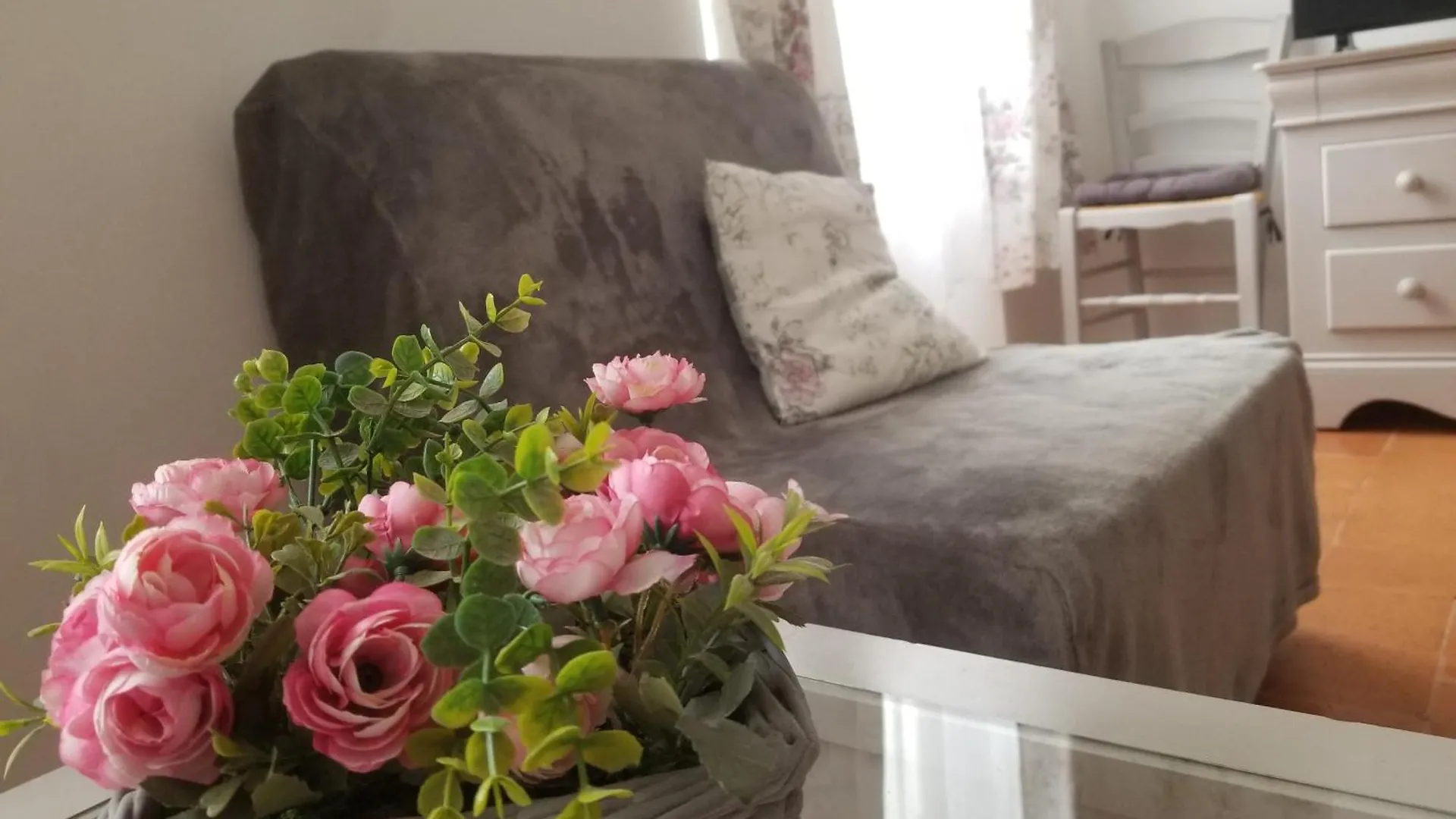 Joli T2 De 40M² A Louer A Le Muy 아파트
